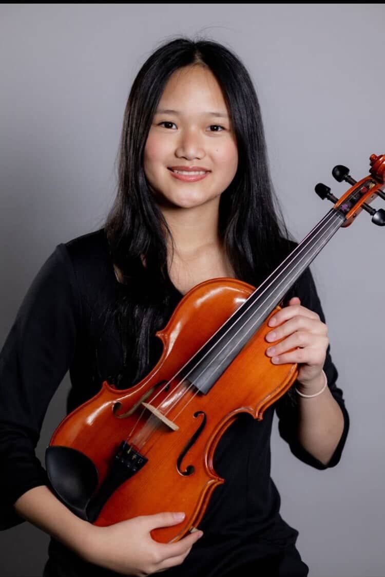 Helen Ni, violist, Harmony Ensemble member.