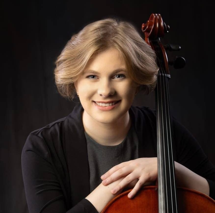 Julia Ungvari, cellist, Harmony Ensemble alumni.